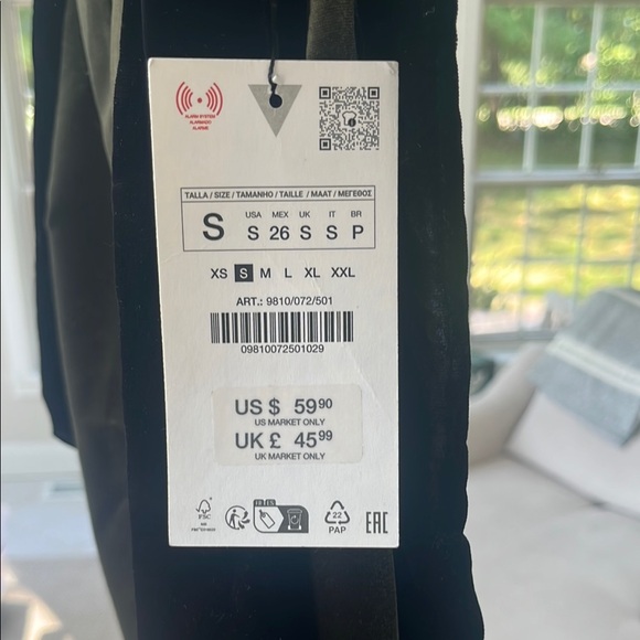 Elegant Black Velvet Dress - Picture 2 of 3